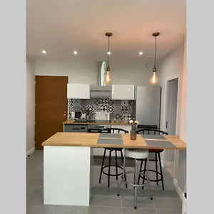 appartements-tres-spacieux-et-totalement-renovee.fr-provencehotel.com/